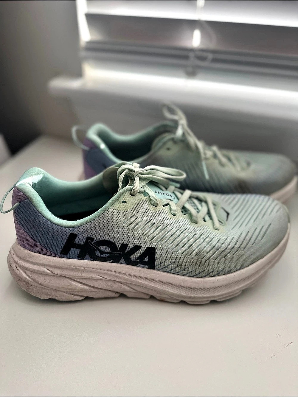 HOKA Clifton 9 Women's Athletic Shoes US 8.5